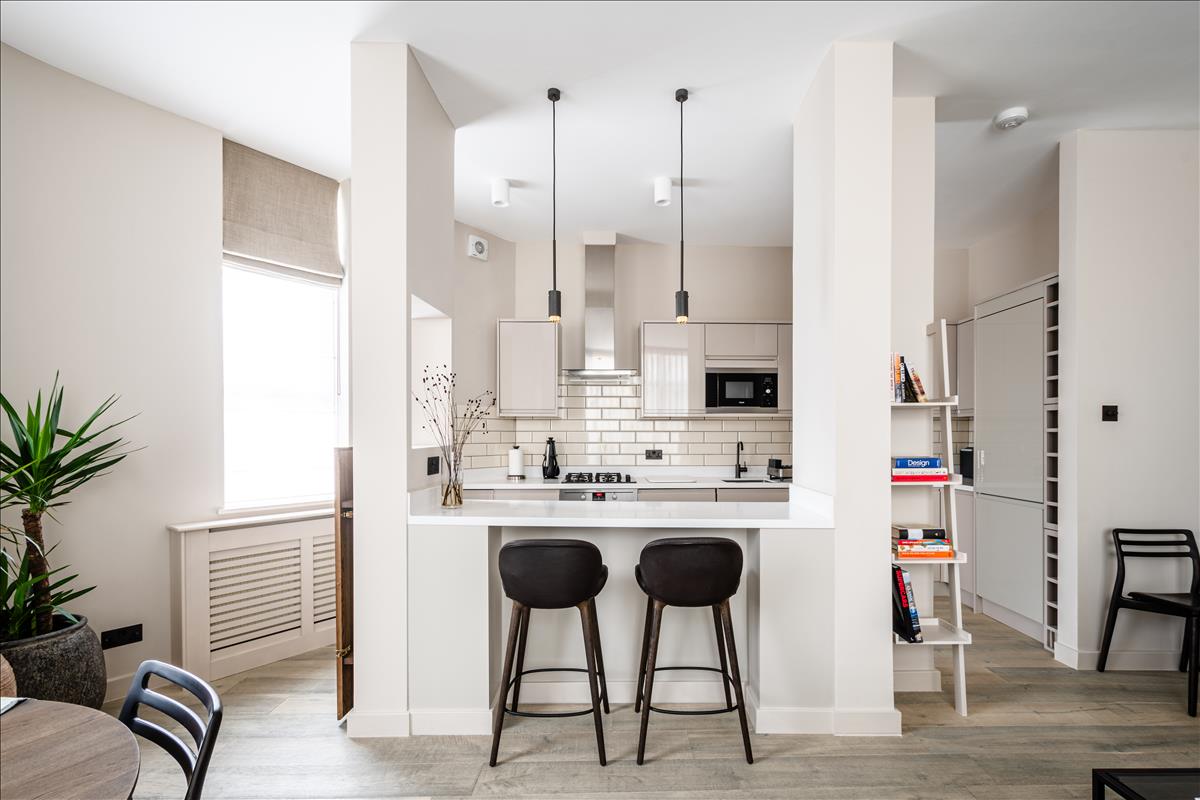 Newly refurbished two bedroom high end apartment for let in the exchange building Spitalfields E1
