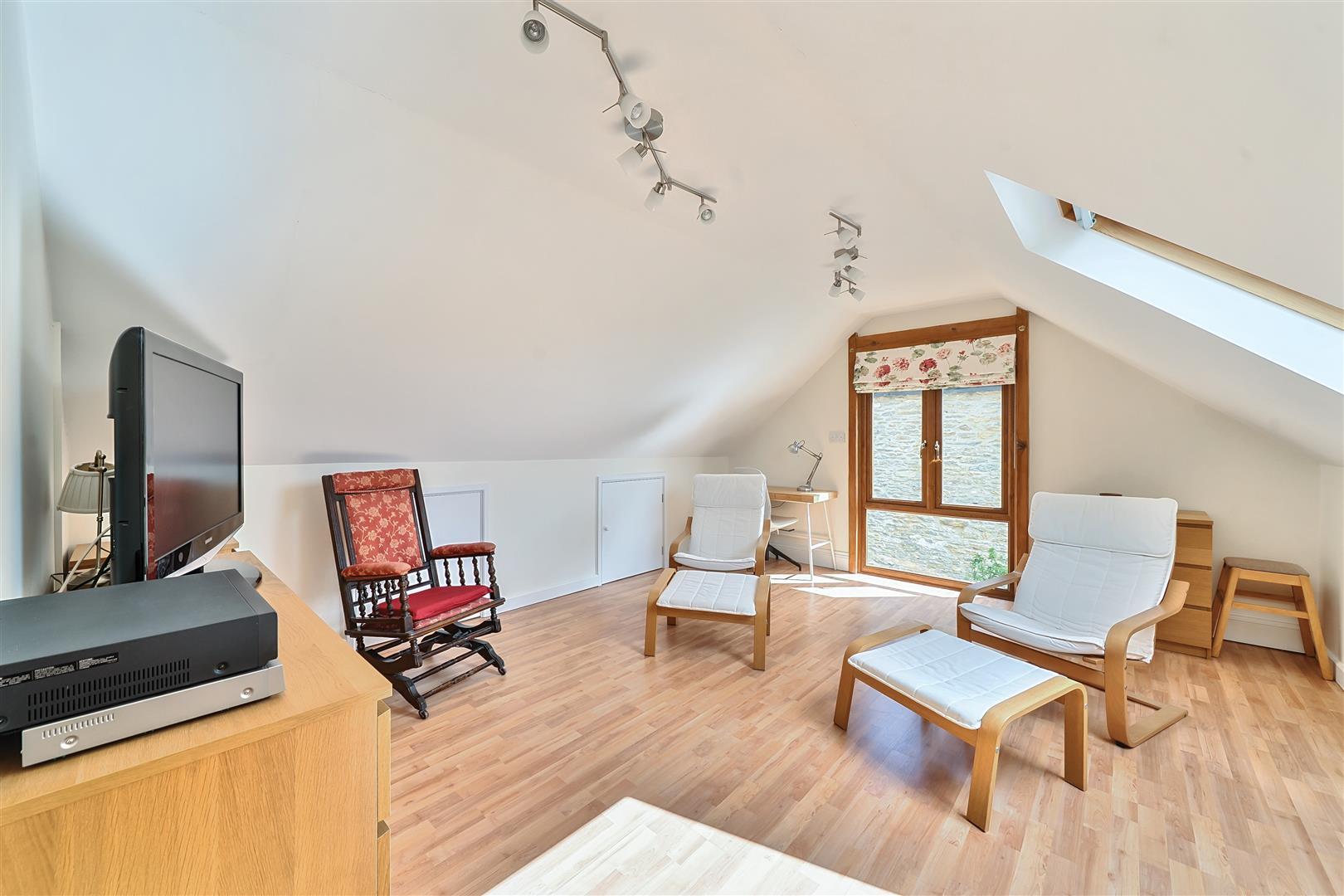 Property Image b9ee2c0b-0685-4605-b8e7-0b7c0cccf0c2