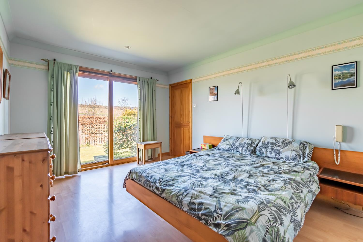 Property Image baa89e6a-8d18-40a9-86c3-3dc7a9584797