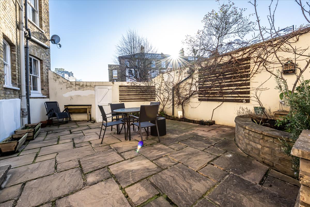 Property Image bac31bbe-8e56-48ef-8d27-abc7cb127a00