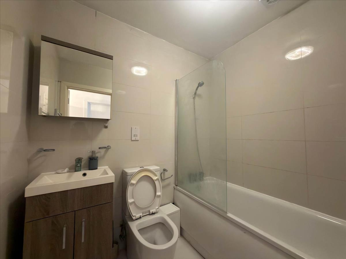 Property Image bad1f235-3485-4dfb-8132-586fd963b0b3