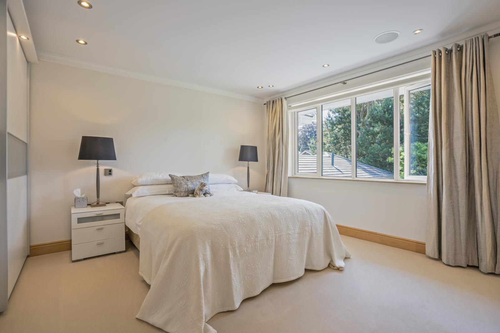 Property Image bade398f-e720-4cfb-be9c-e622b785488f