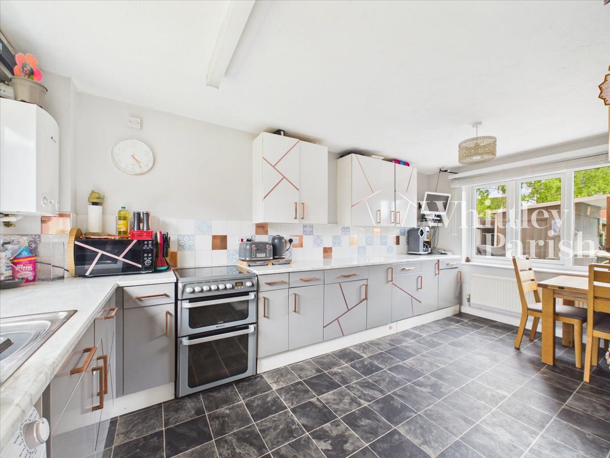 Property Image bb28fd74-68ad-4ed8-8da1-c8740e20a34e