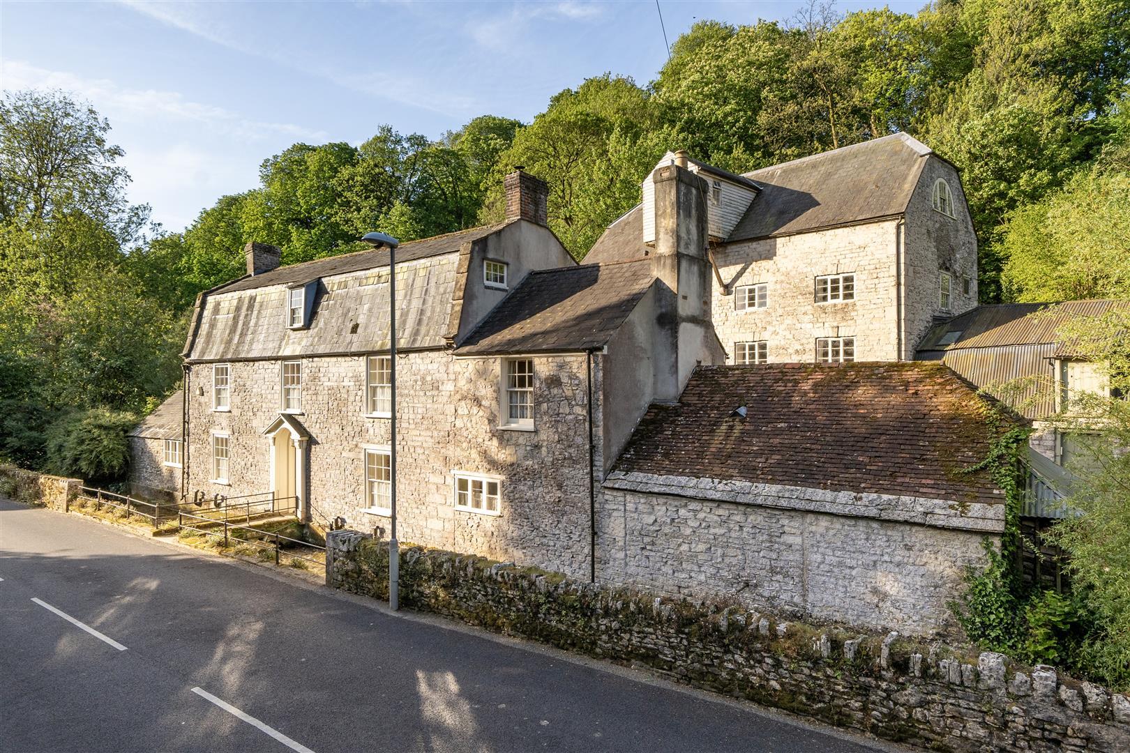 Property Image bb51a692-a0d7-4dd1-8c94-fb9be1c9afb7