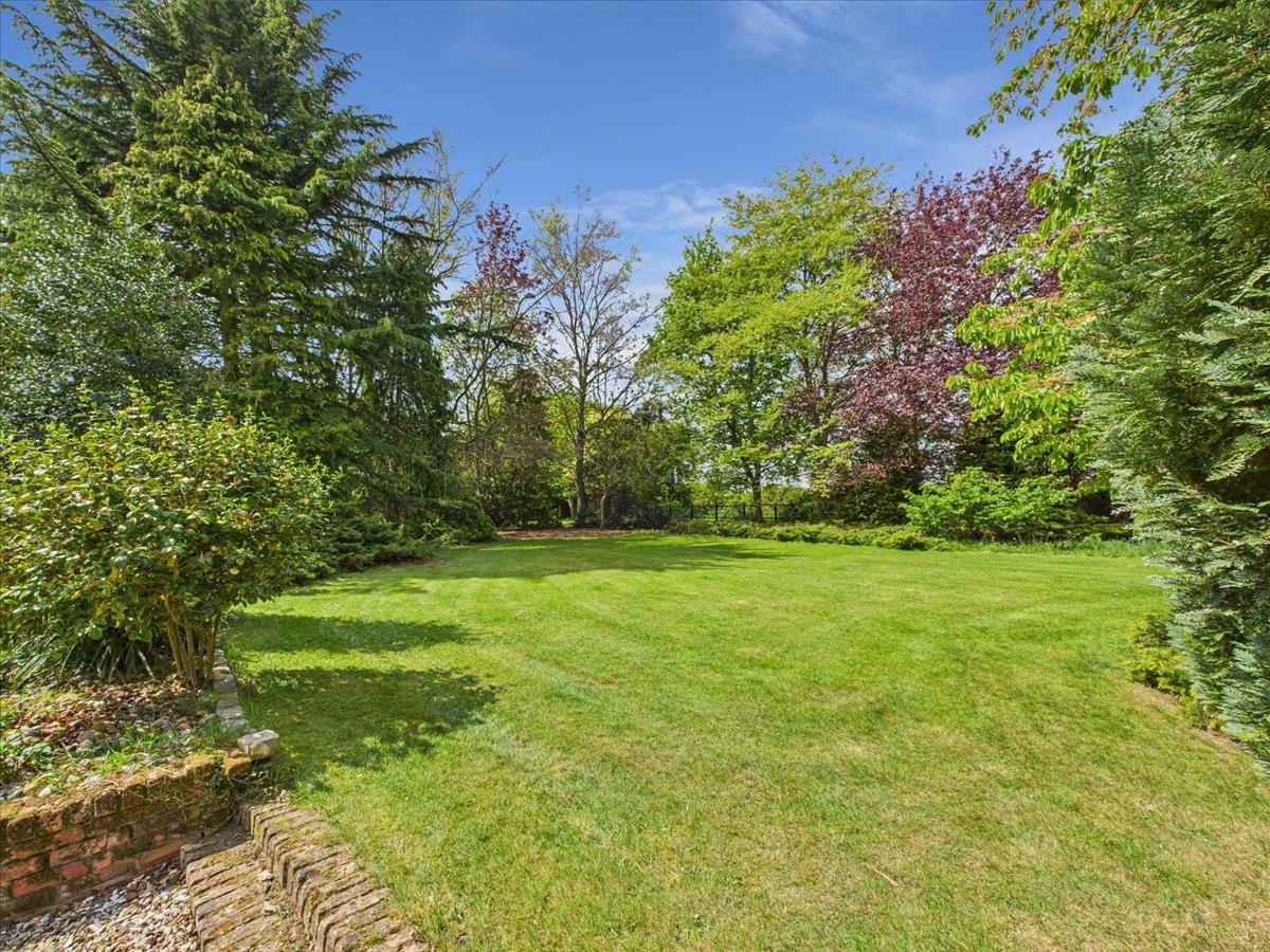 Property Image bb679912-8c4c-48b1-82d2-8855d80b9aa5