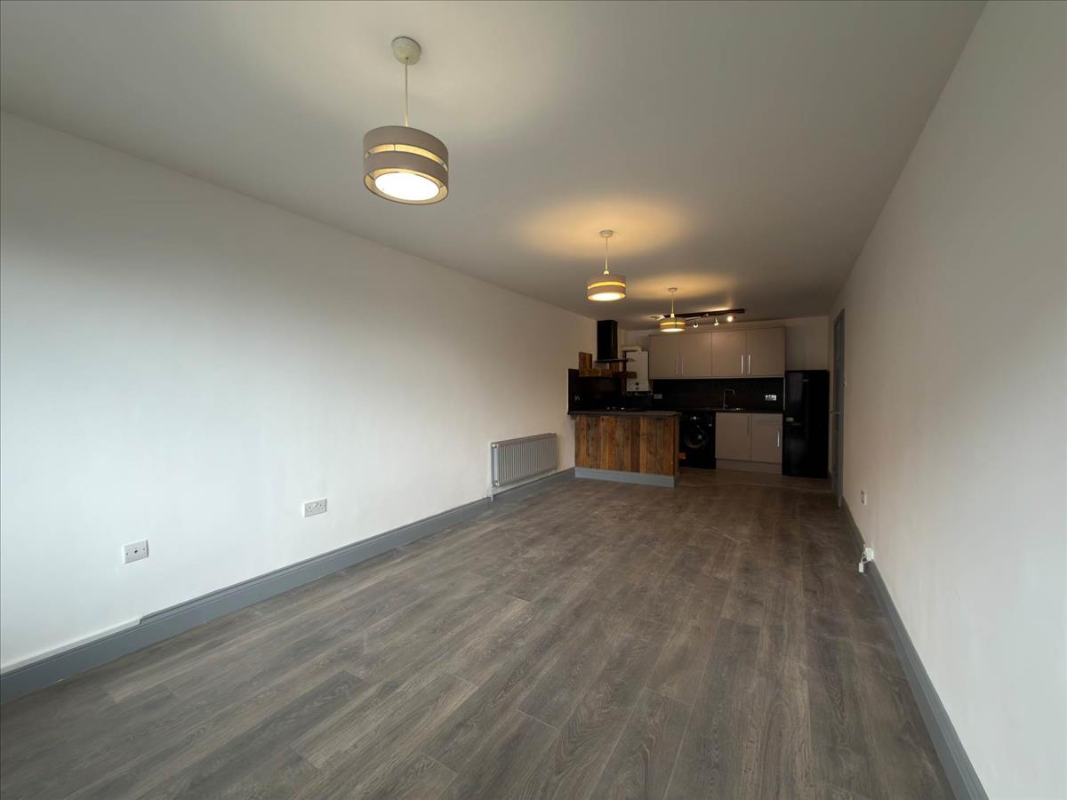 Property Image bb85e8d9-b90e-41b9-80ed-b8074747996a