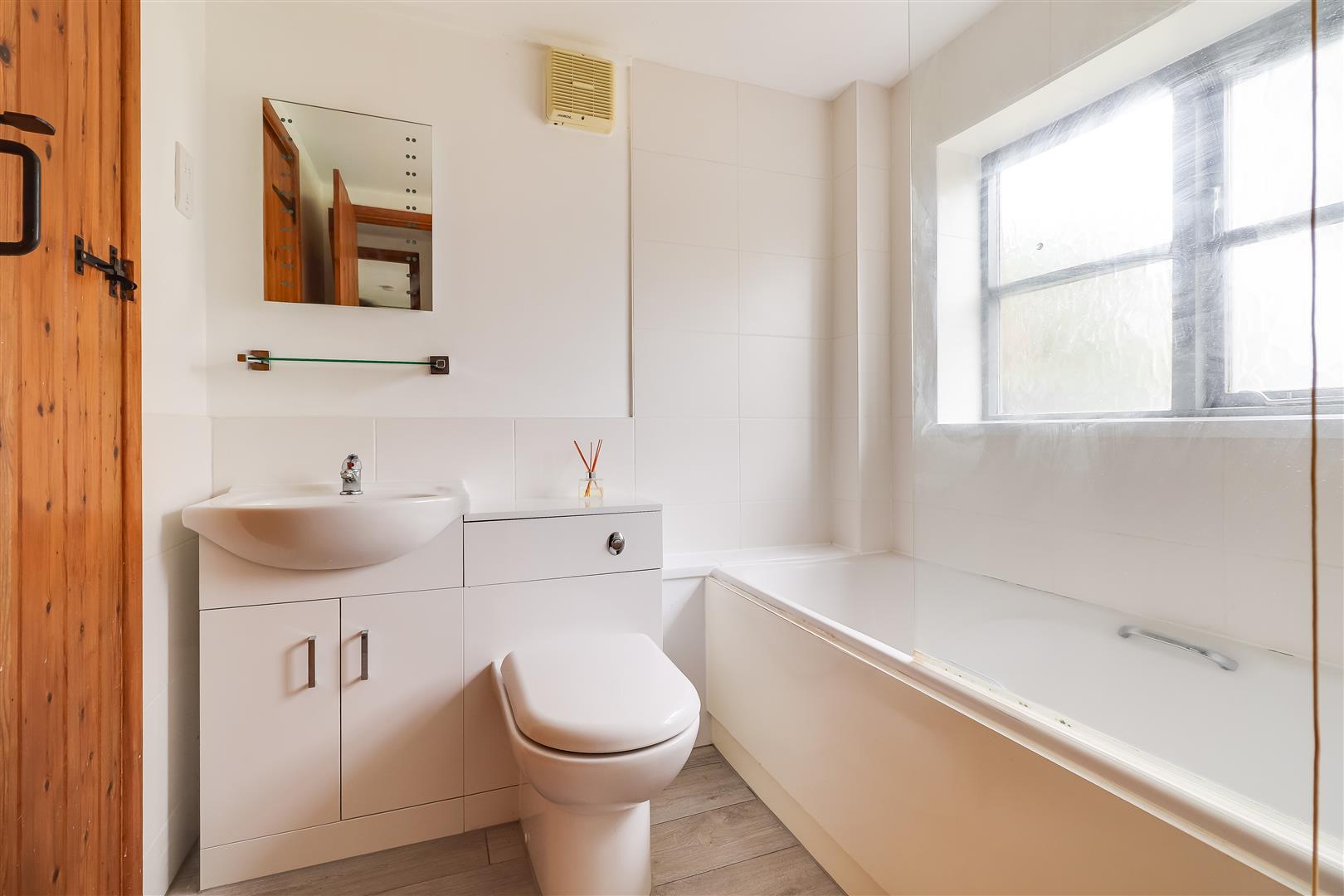 Property Image bb8ef98c-86be-42fe-af93-77e312956548