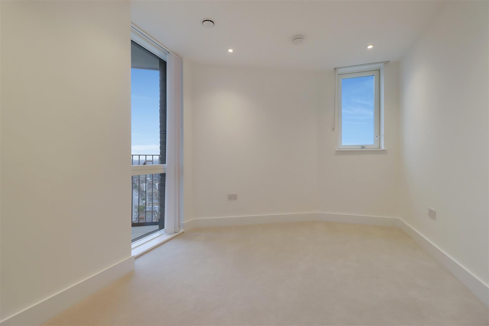 Property Image bb93ec86-ead9-4803-8e34-7db25201e452