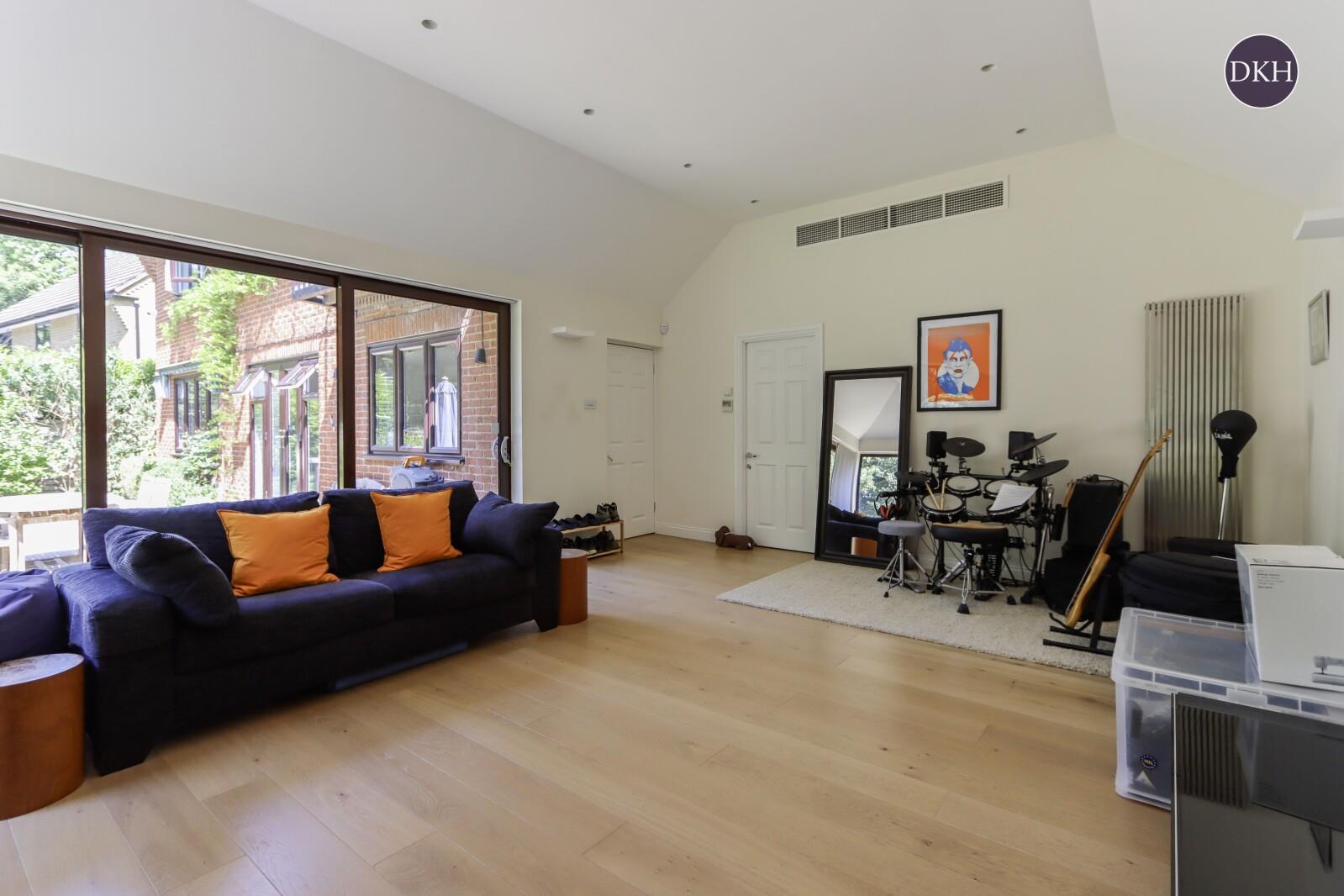 Property Image bcab770e-c9ac-46a0-8e0e-a21babe69b18