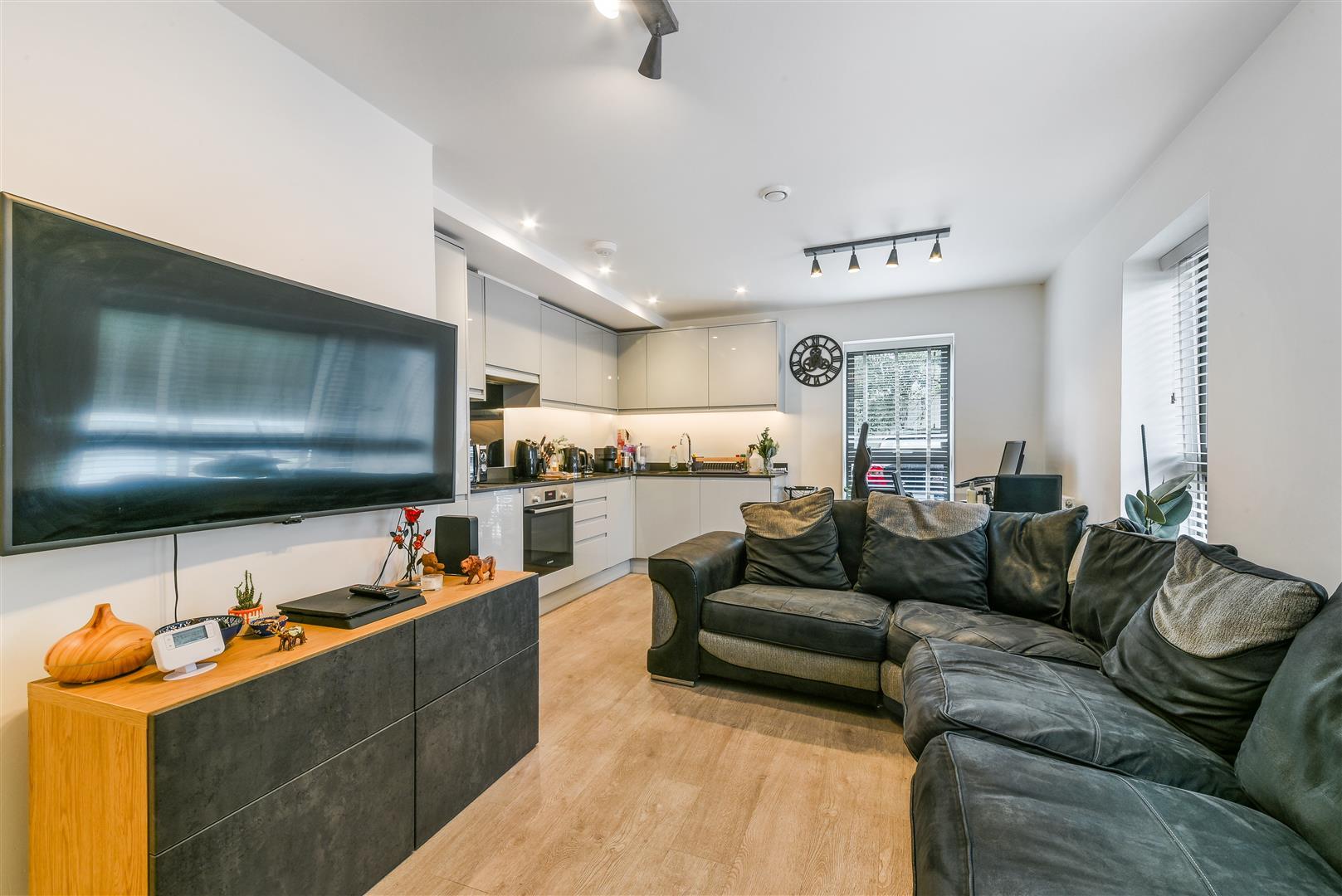 Property Image bcaec6cc-aa3e-444c-ae53-d0537498a9ac