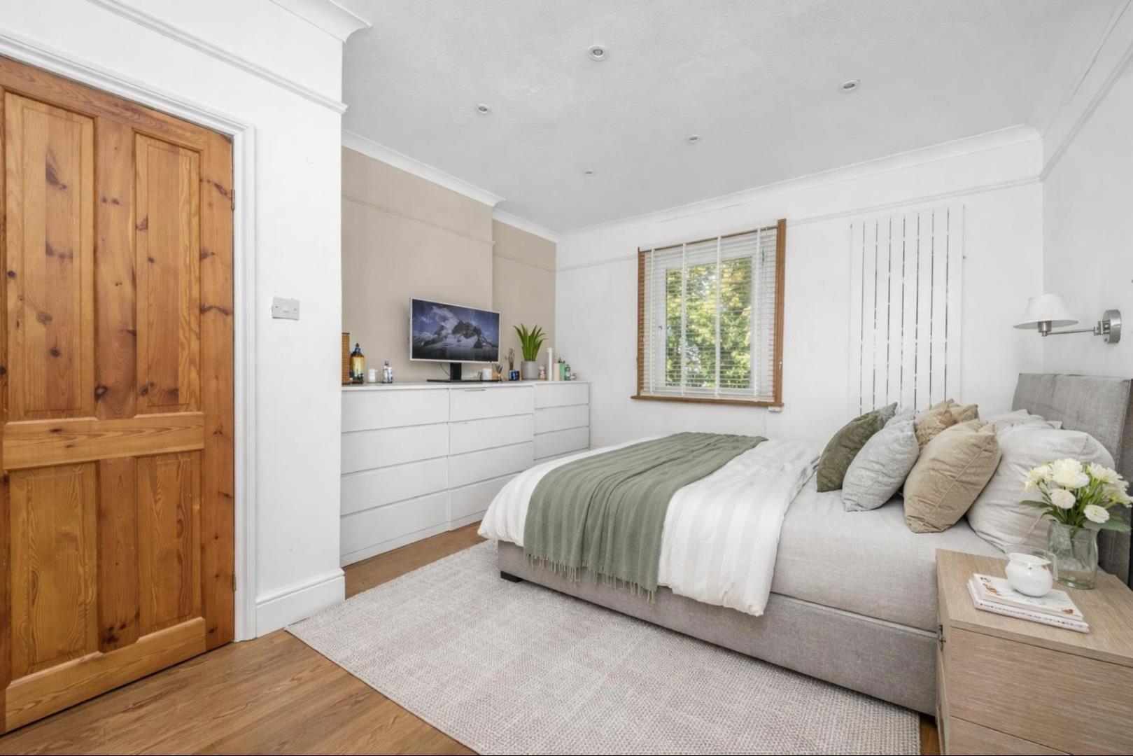 Property Image bcbffab9-8ff5-41b3-afac-56a35624f943