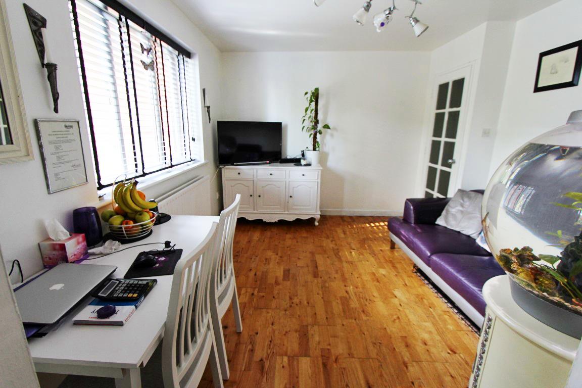 Property Image bcd5afd6-4ef3-4927-a24c-8f8bffa53c8f