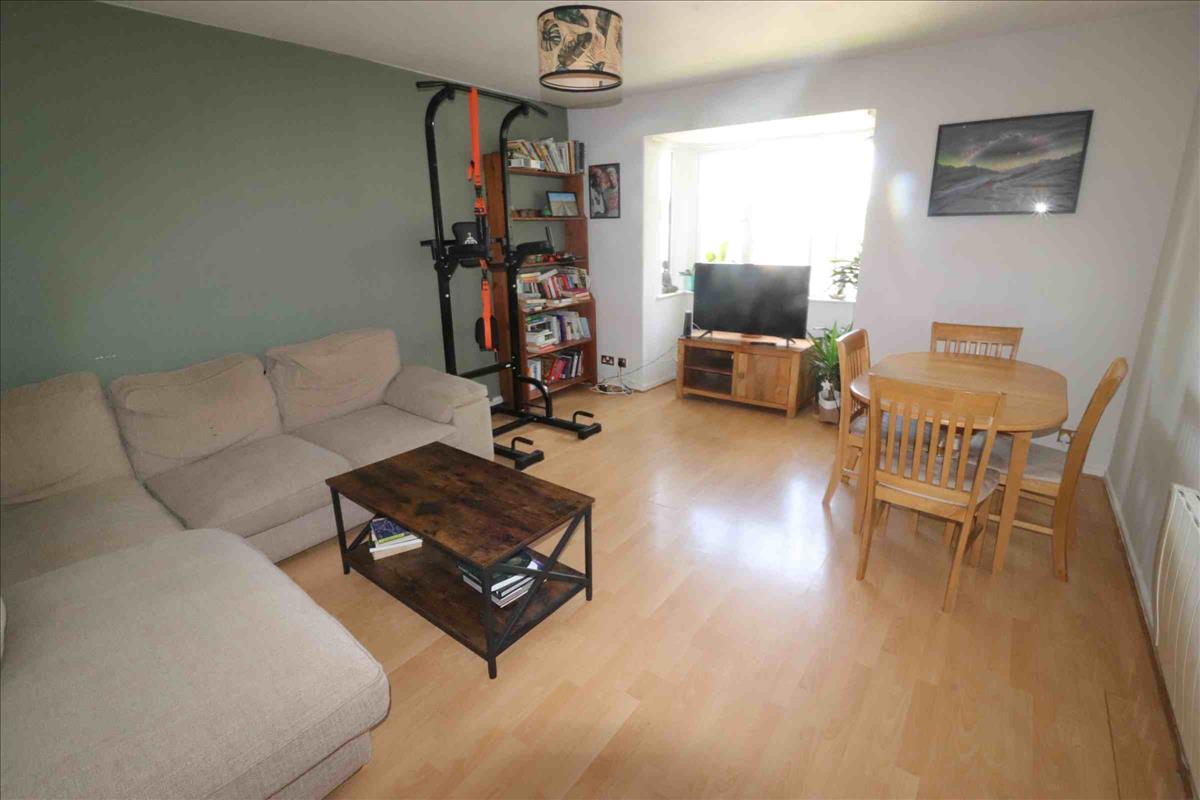 Property Image bd464685-2173-492f-8b61-08464fd75b4f
