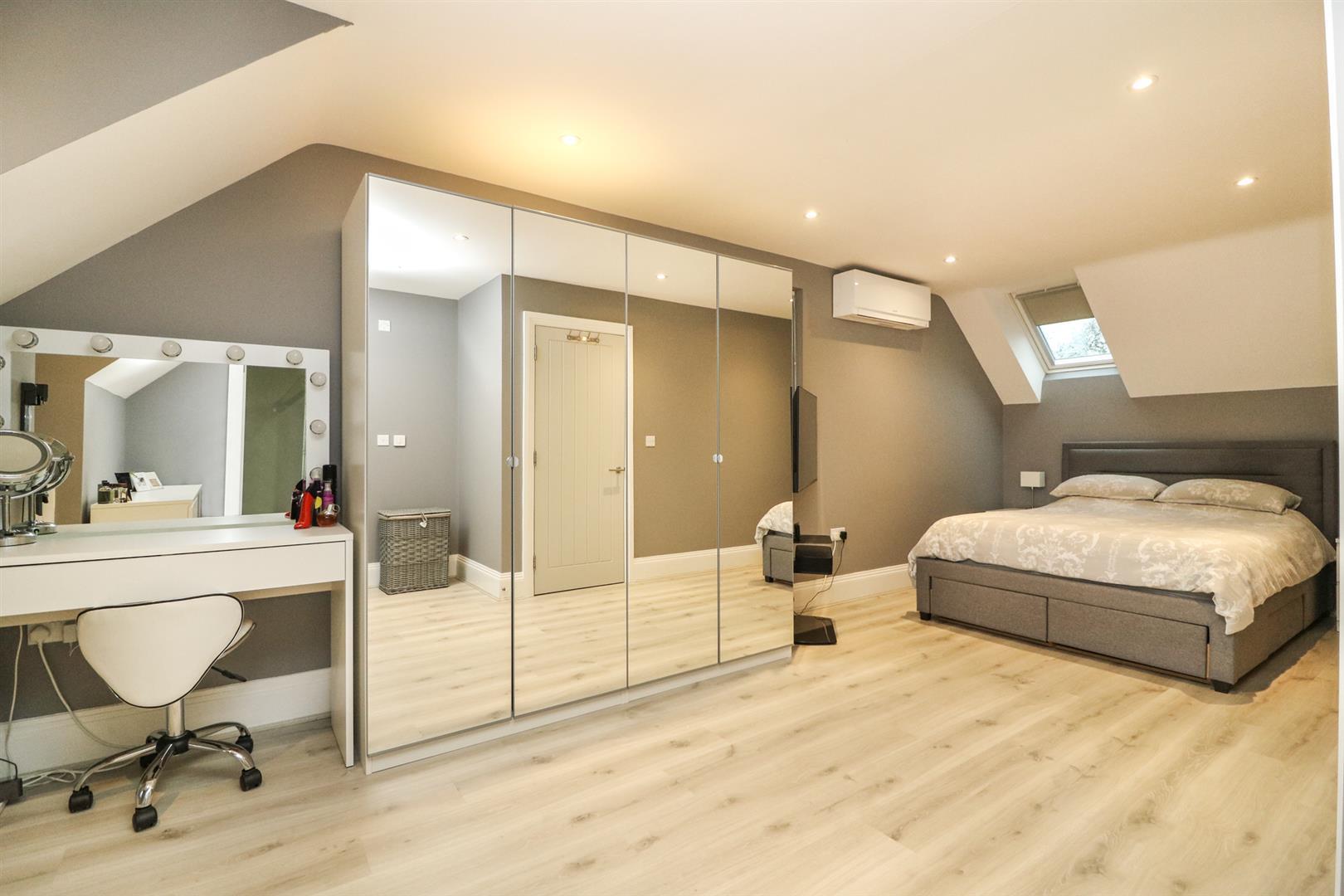 Property Image bdadcb02-5c7f-45ea-bc8b-3886c805c790