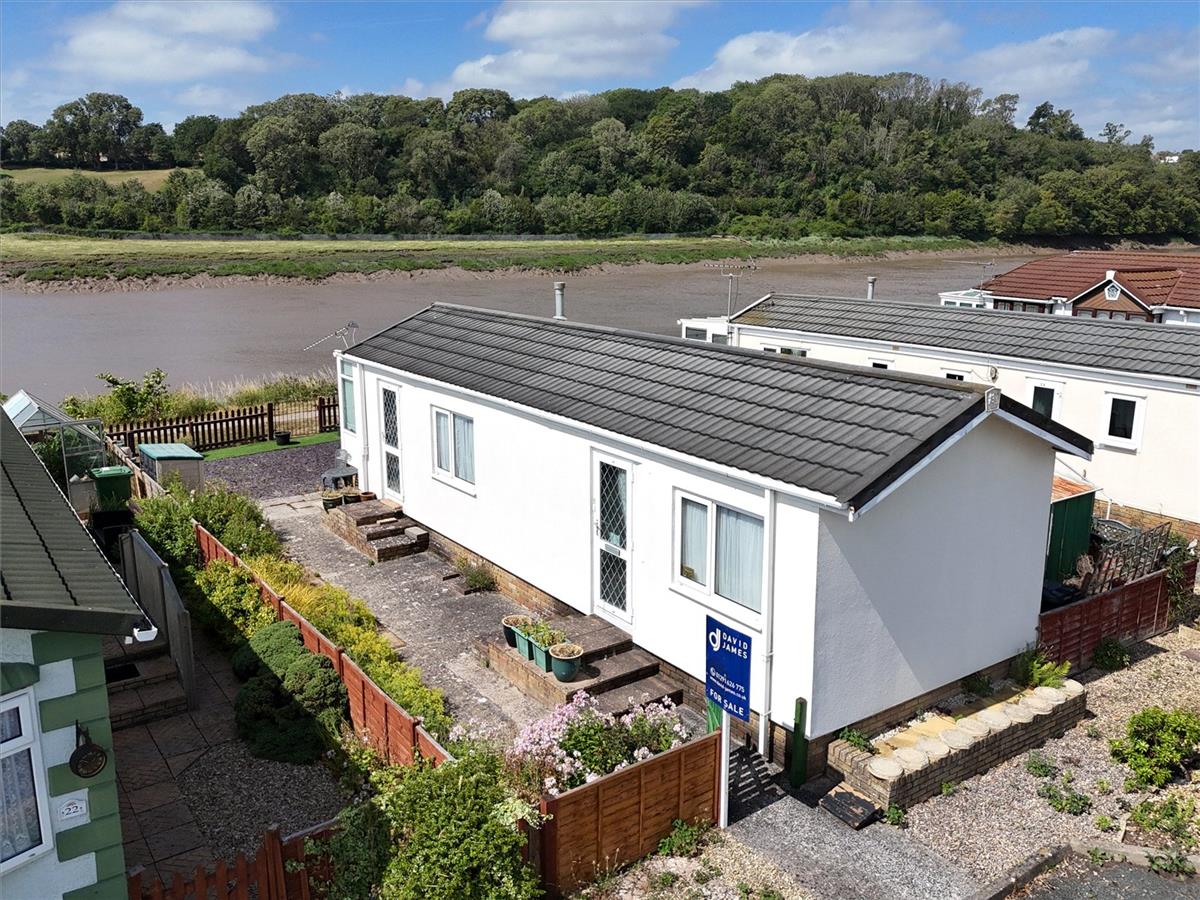 Property Image bdb7c4ba-e6e7-49ae-876a-2a9c606b128d