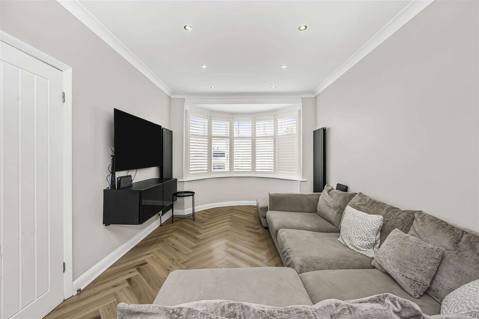 Property Image bdd354d8-90c7-42dd-b5f0-86dc6432ee6b