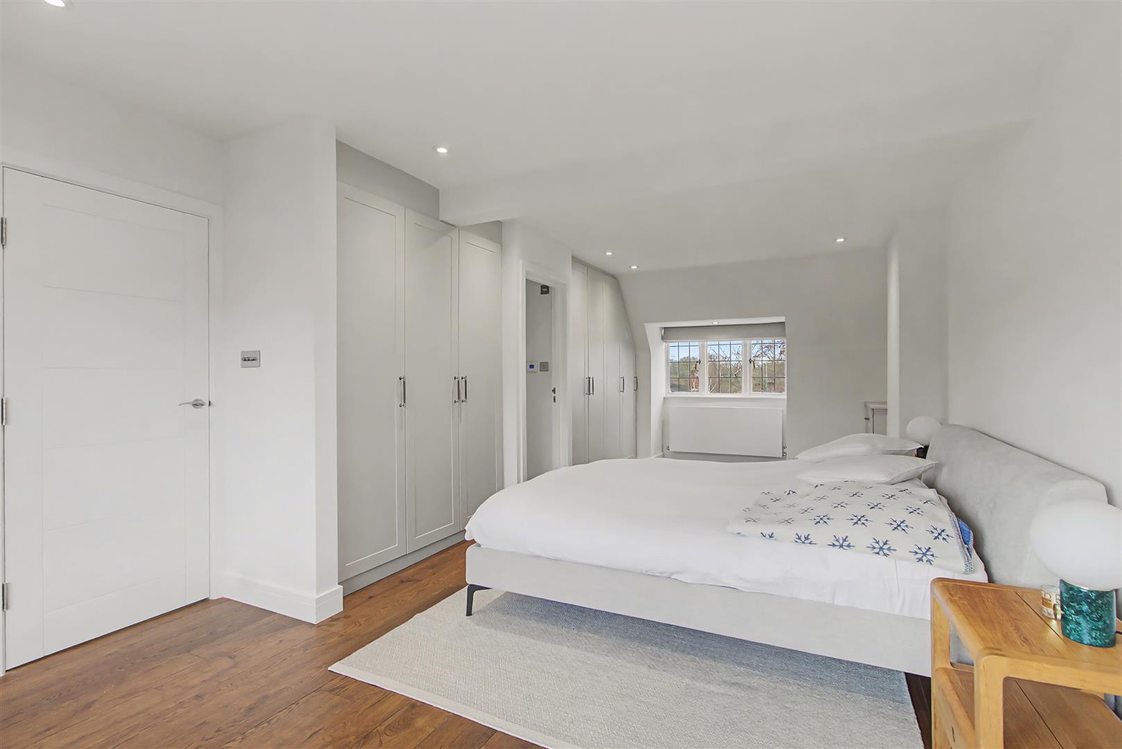 Property Image be459359-eeab-43c3-9649-eadc1fbefc19