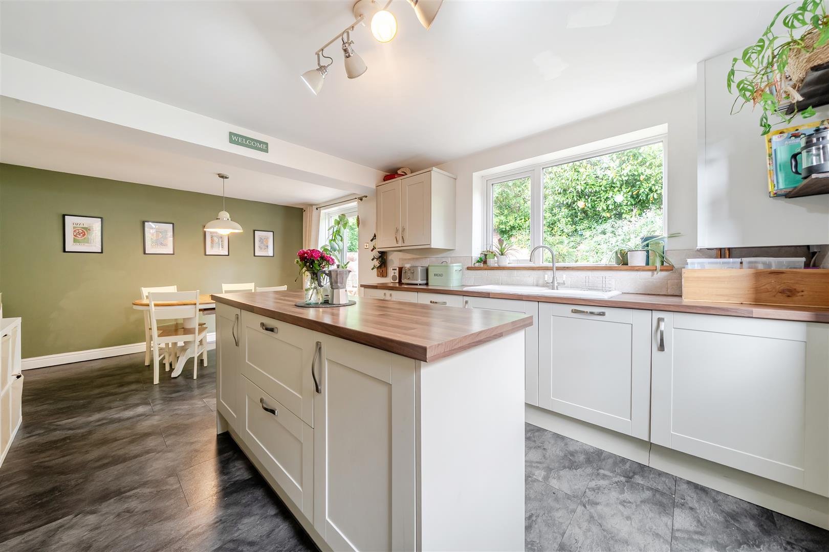 Property Image be48a763-9caf-47ae-b9d7-00b437eca1cb