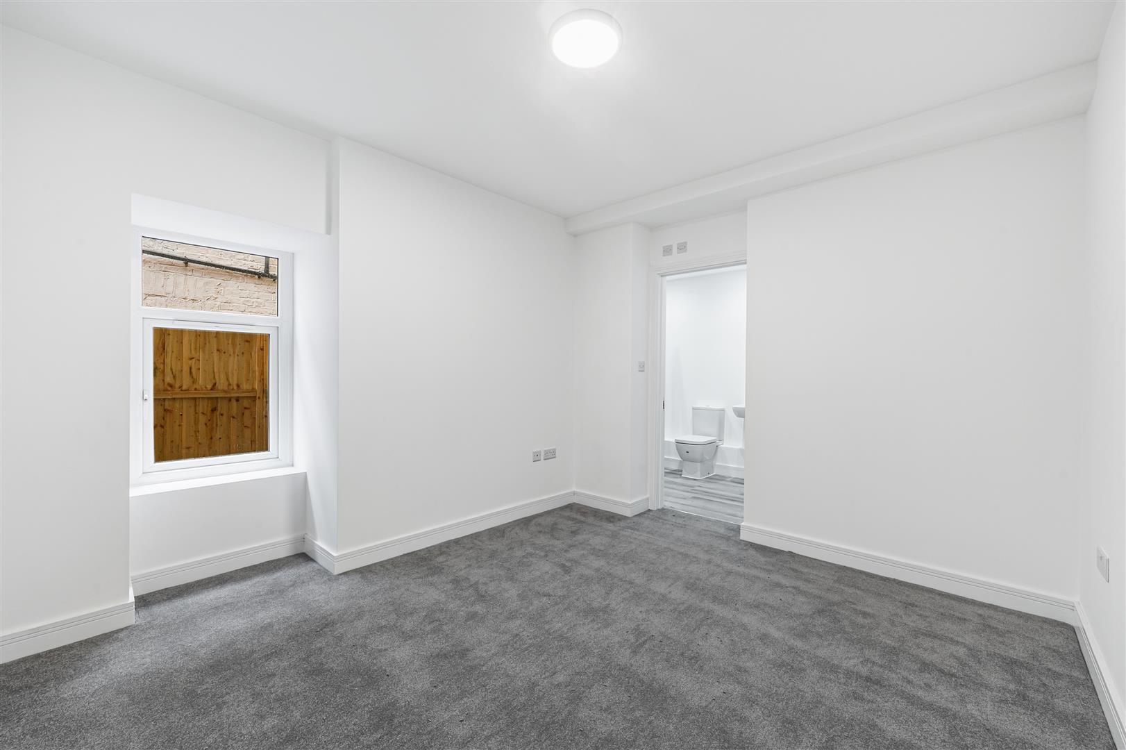 Property Image befb531a-6a39-4f6e-8aec-8848d0d0beec