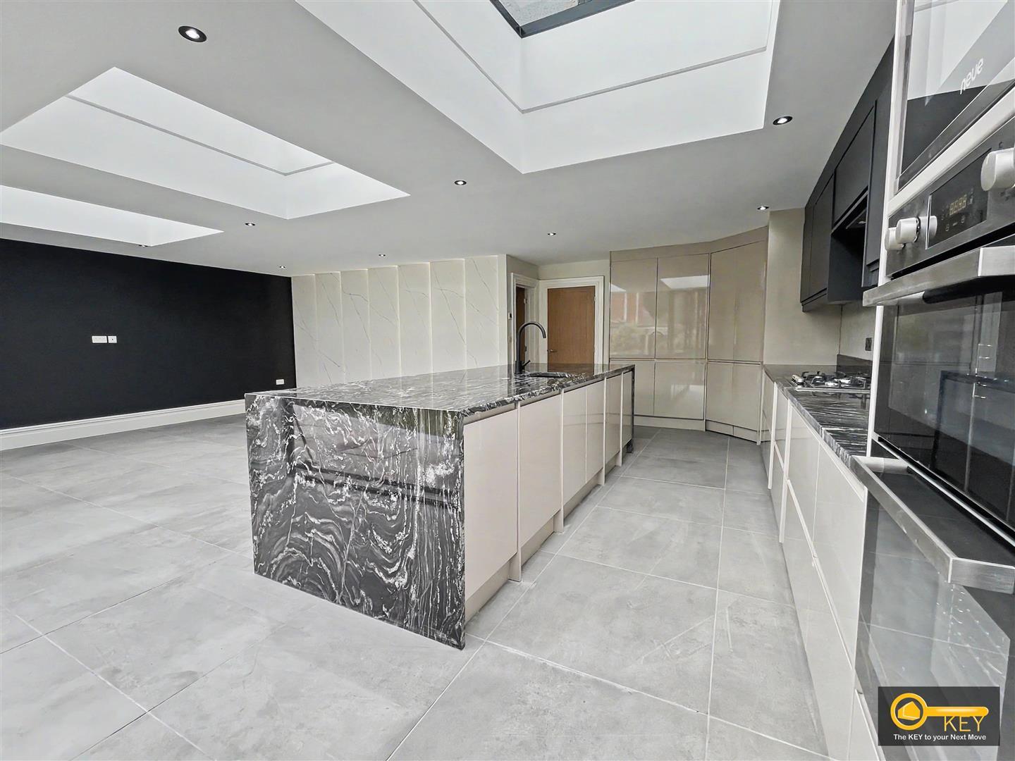 Property Image bf3d91b5-94ea-4385-8e58-2bee6f25ab4a