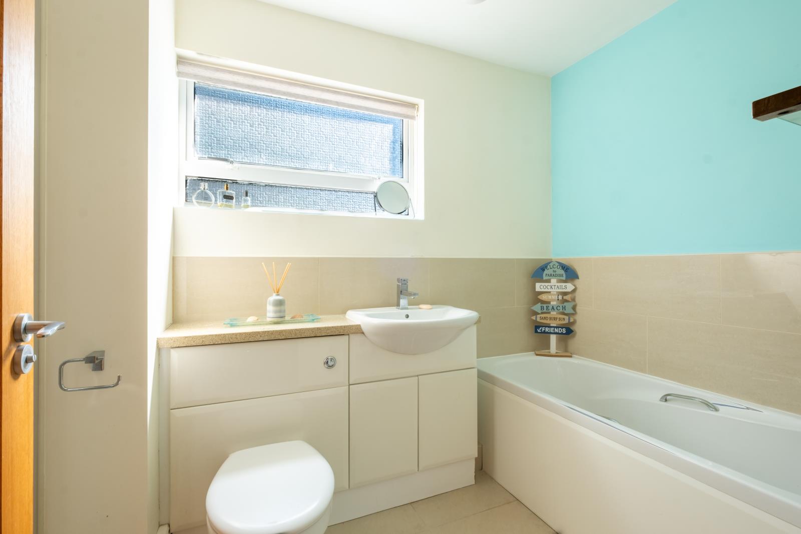 Property Image bf8d69ee-9d5f-4f37-ac3a-e5a323c23376