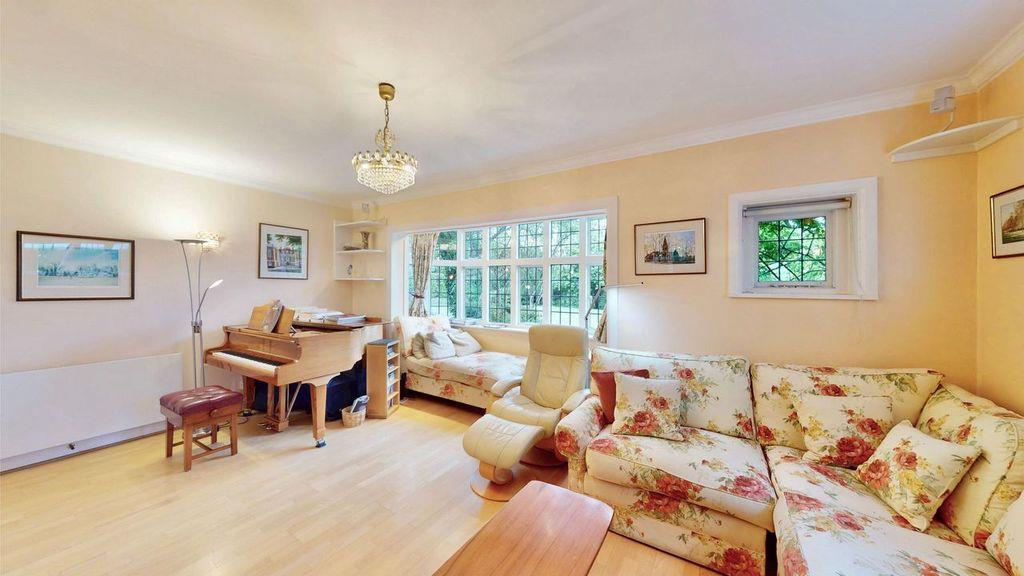 Property Image bfb45d16-e7d2-42d8-bc4e-7bd824832cf9