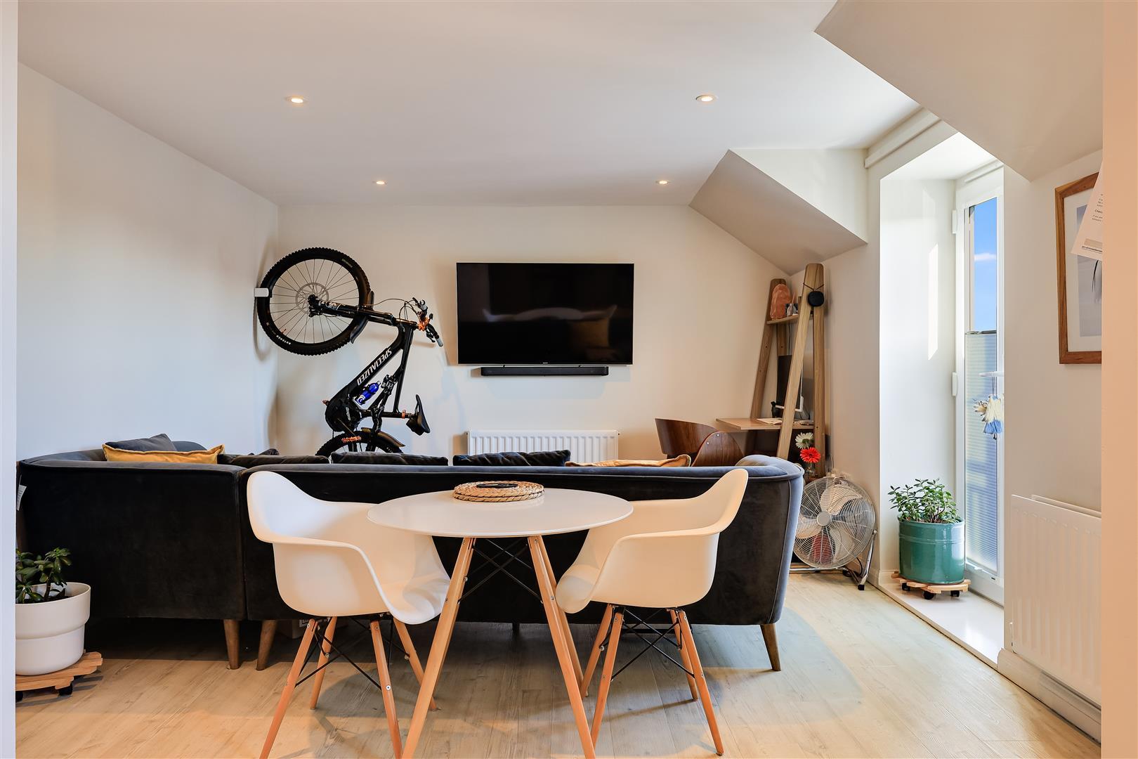 Property Image c00d1cbb-8ebd-4c49-8ccb-b33d8903b3d7