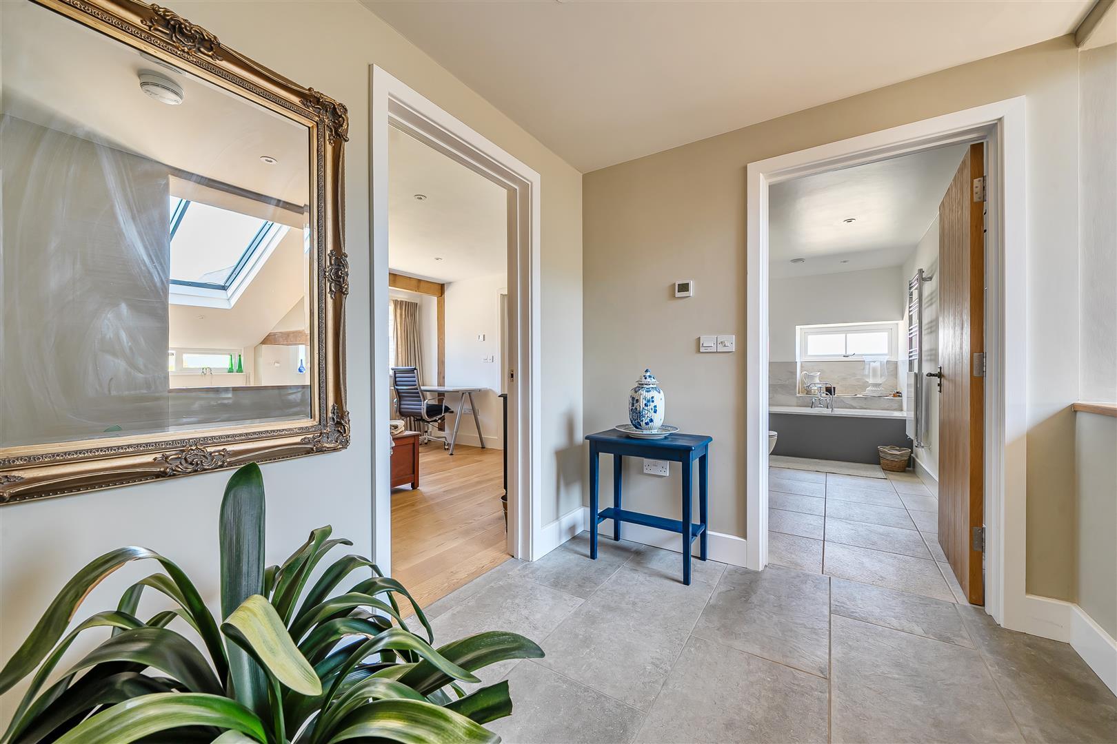 Property Image c0193186-842b-4a76-a9c1-a63e10778d29