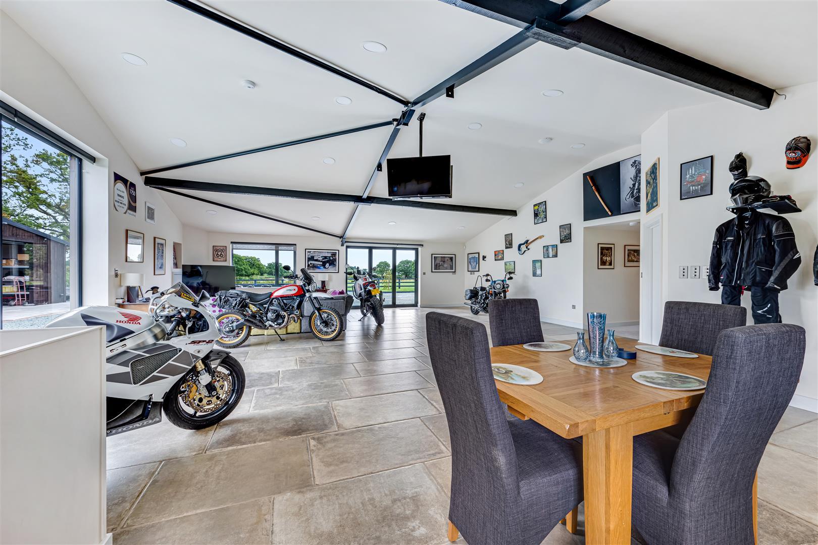 Property Image c01b0720-6353-41cb-81e5-590667c47861
