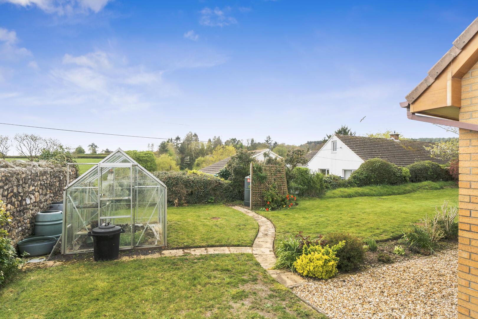 Property Image c03aa26a-f01e-4bd4-8338-5935a6a78216