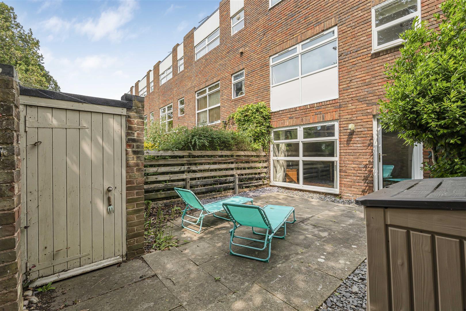 Property Image c03d7b18-3b58-4f55-b2e3-f57cf852b0fc