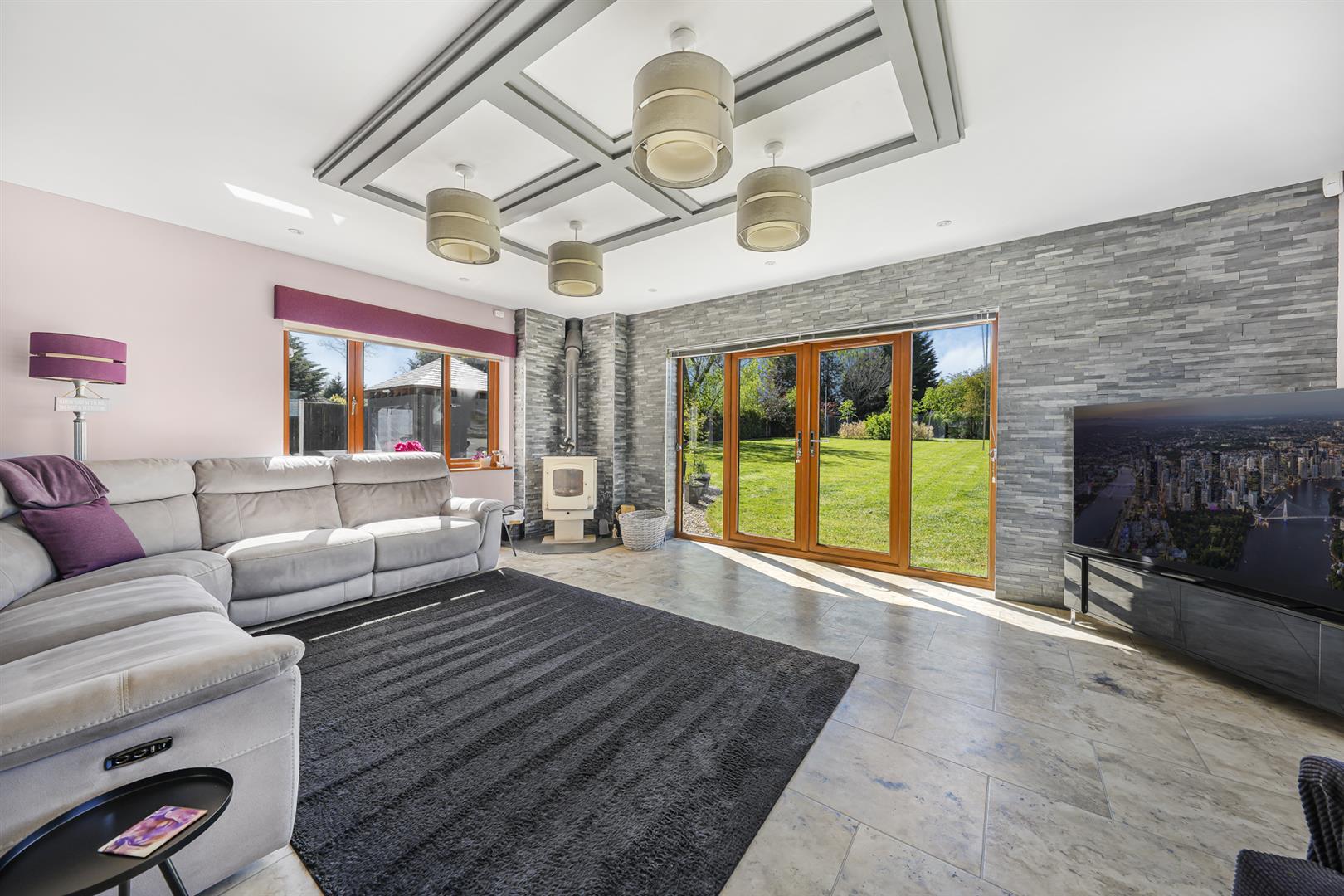 Property Image c0421dc1-e84e-48dc-87ba-a7f3e3363192