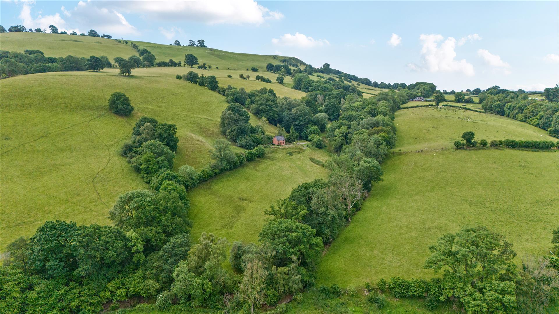 Property Image c063ef5c-a392-4376-a2cb-000c8e563d13