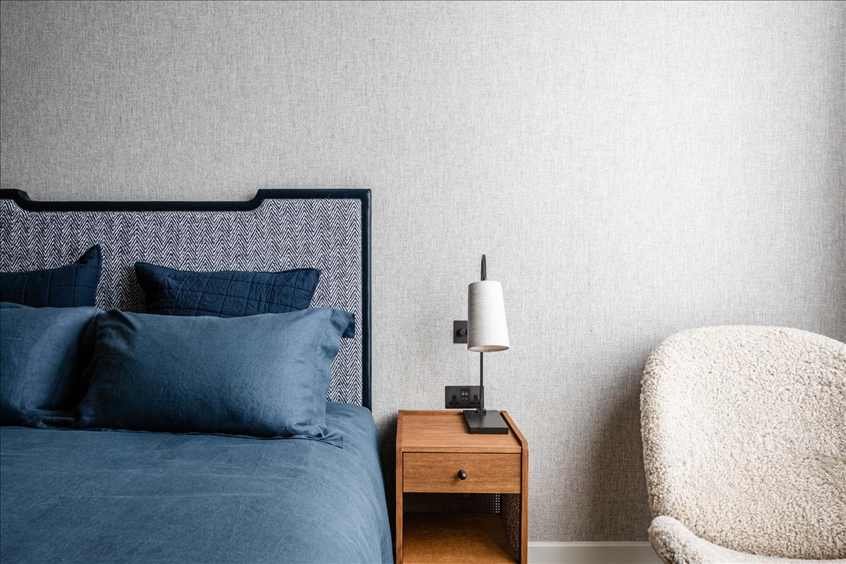 Newly refurbished two bedroom high end apartment for let in the exchange building Spitalfields E1