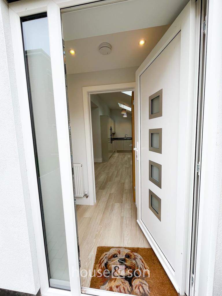 Property Image c07cf2c7-3e8b-4733-8f20-36f2e2eb3ae5