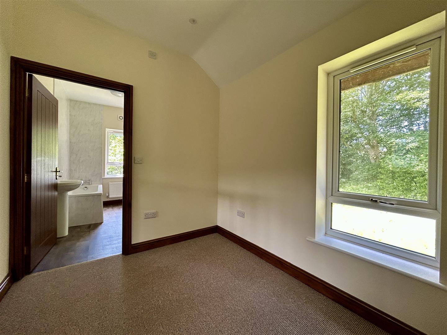 Property Image c0898a70-1474-4f8d-a194-9db292d1f923