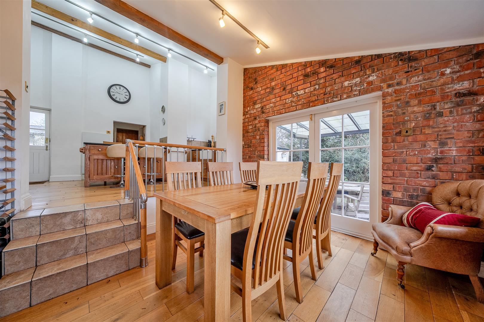 Property Image c0a130f8-74e7-4fc4-ad6f-bd8768037a36