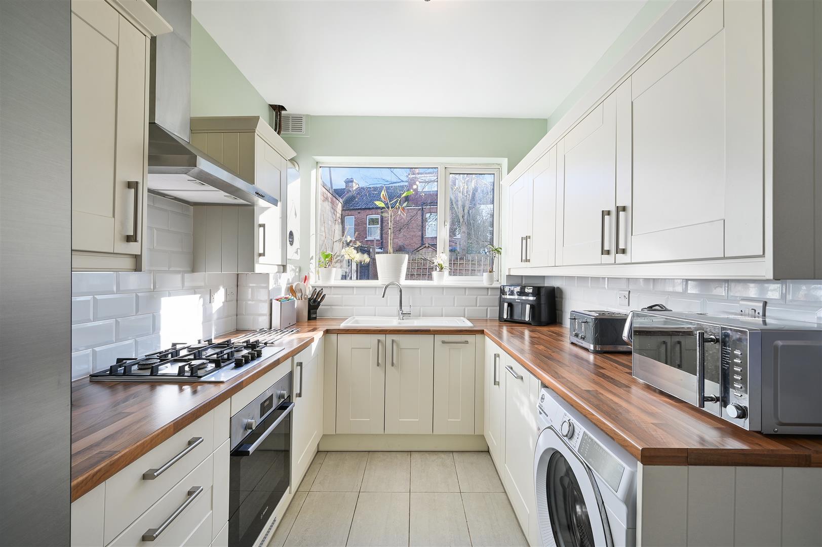 Property Image c12ddbe8-c70d-44ce-9198-c9479be584c3