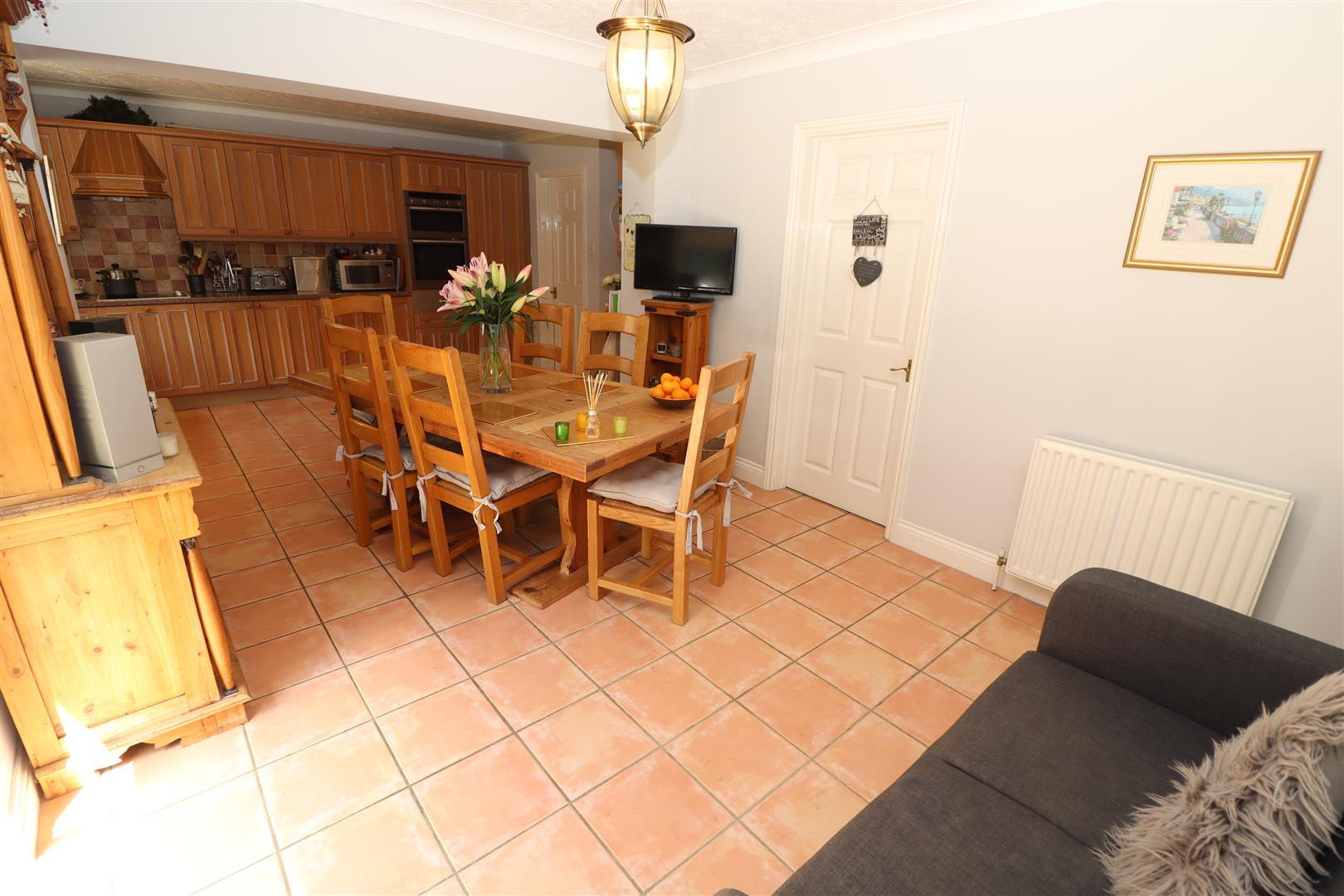 Property Image c134e9c8-2950-44f7-85ad-5fb7bec42f8f