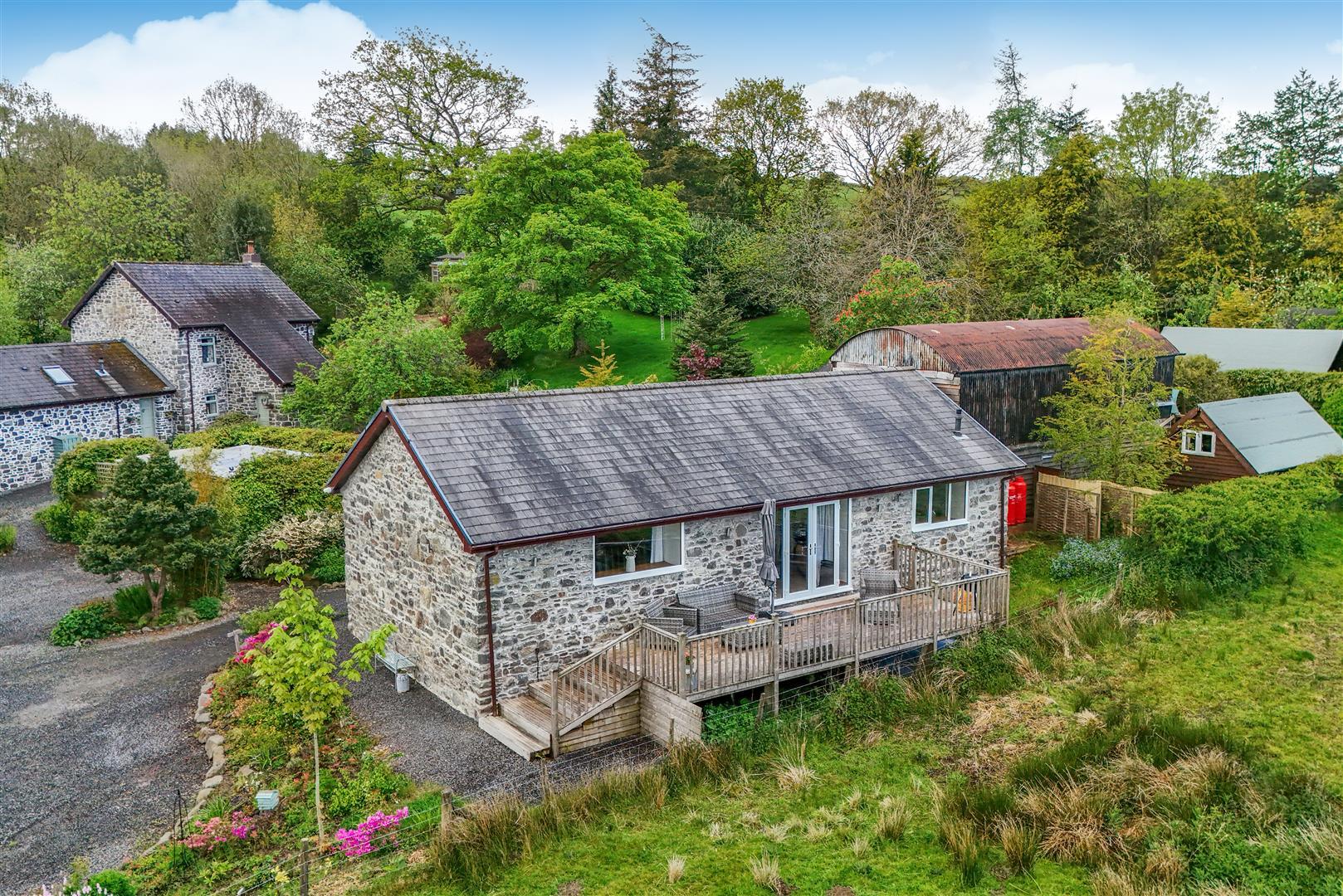 Property Image c142b986-9c1d-4edd-b4f5-7f0a85809132