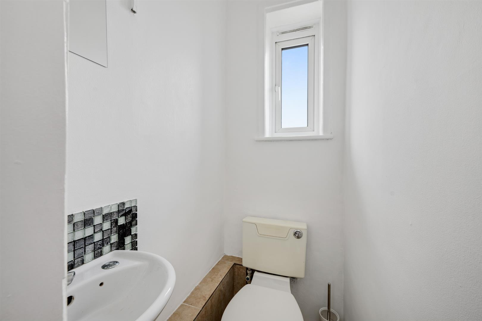 Property Image c1544aef-b847-4e76-8aff-46d918d36dc5