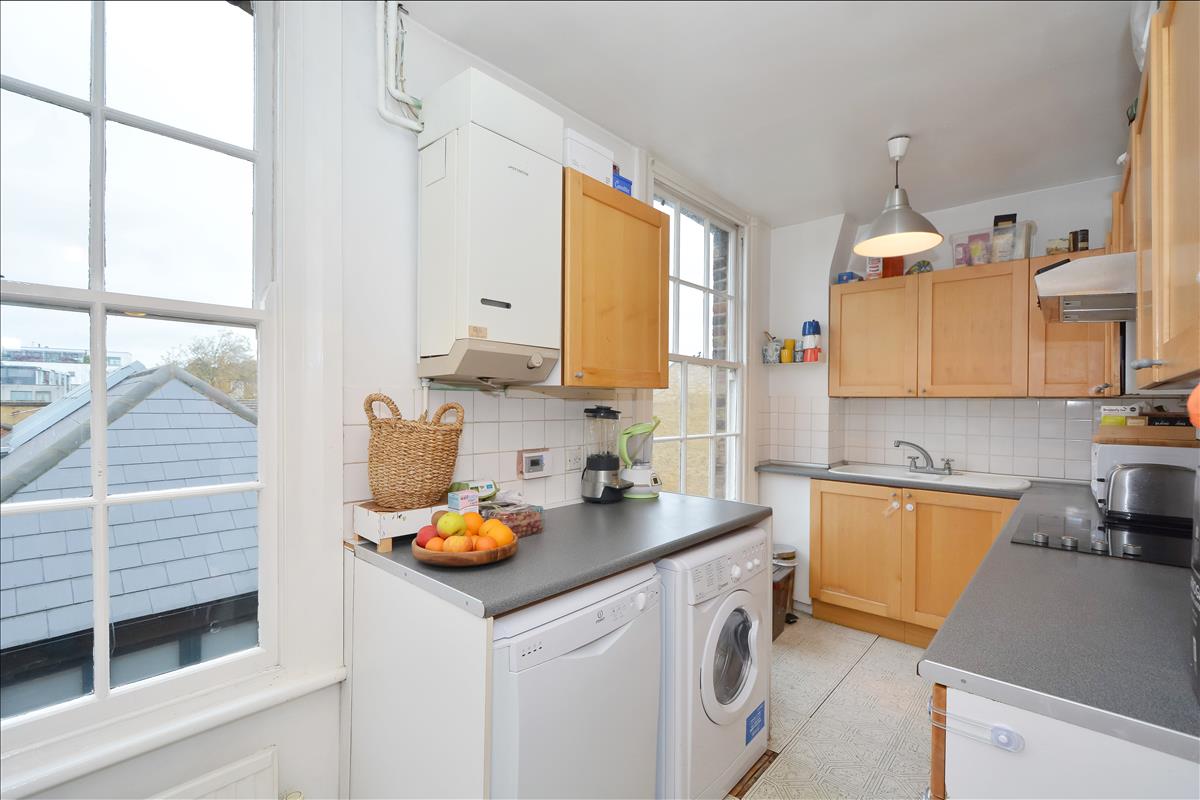 top floor period conversion for rent on islington park street
