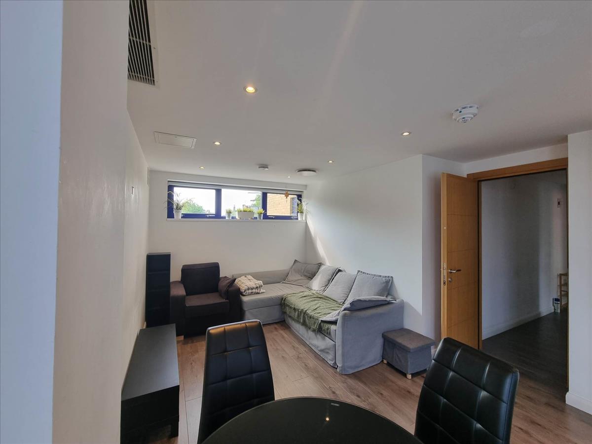 Property Image c1bc1283-d010-4c2b-8db1-6b14427adb73