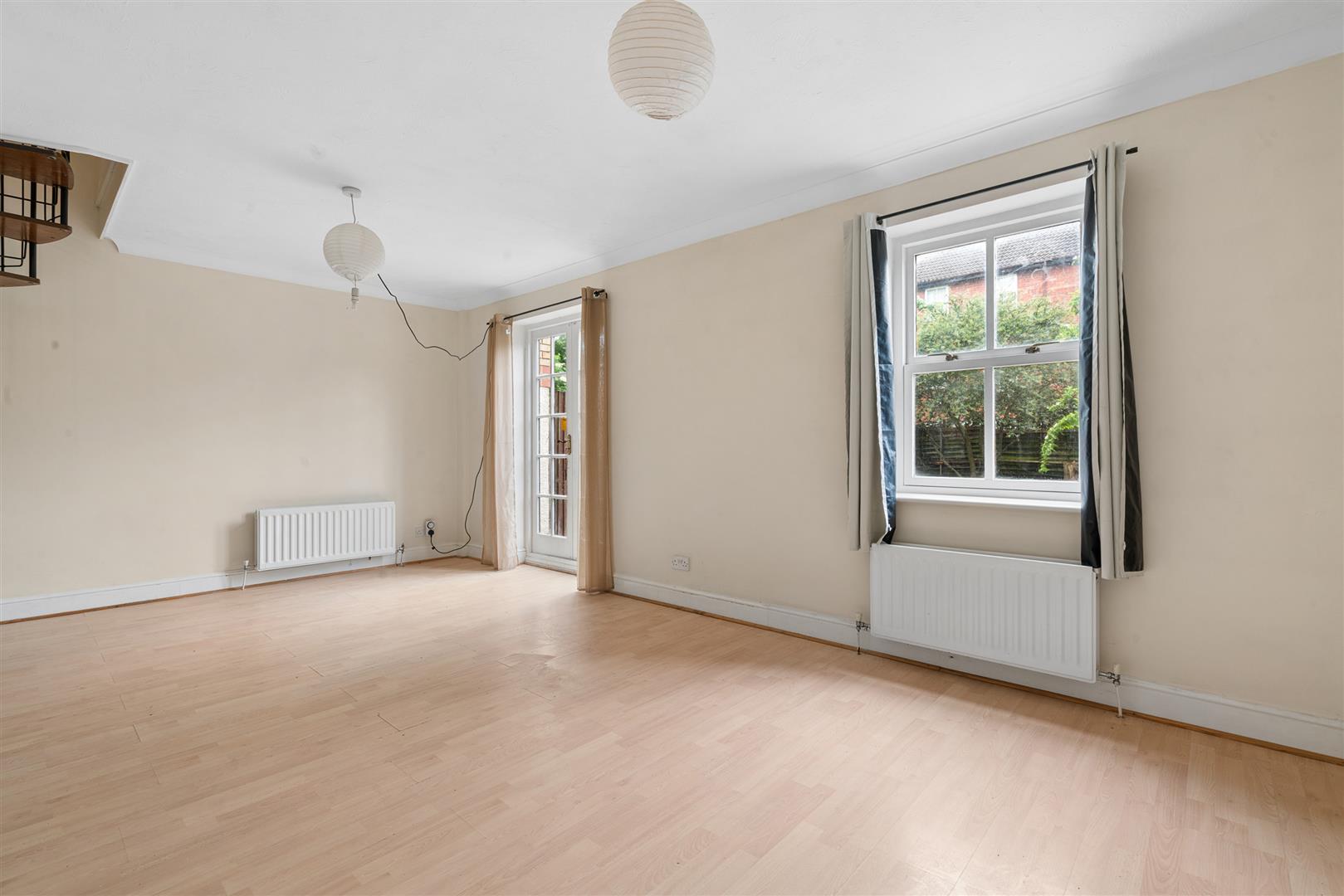 Property Image c2205338-9d37-41ed-824f-dcdf08f3a19e