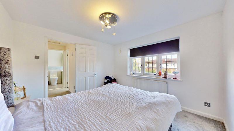 Property Image c240f8a4-fca8-47e7-9bf0-b69951001ba0