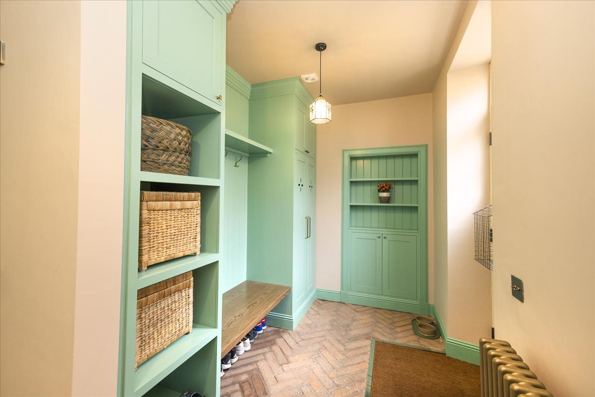 Property Image c2512a33-01c0-40a9-8c7e-28cafbc31bab