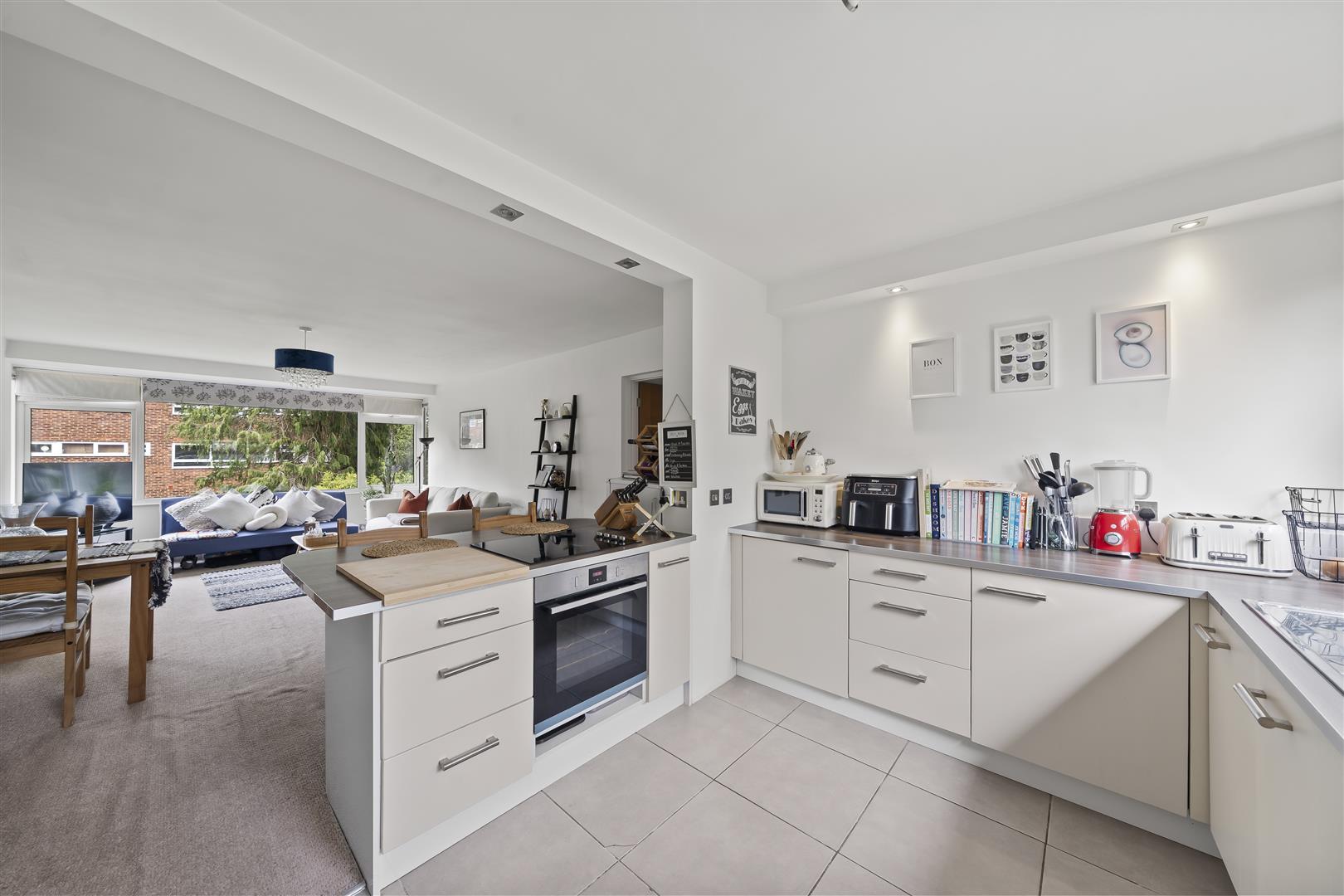Property Image c2711c63-18db-4859-bee8-04a103b9058a