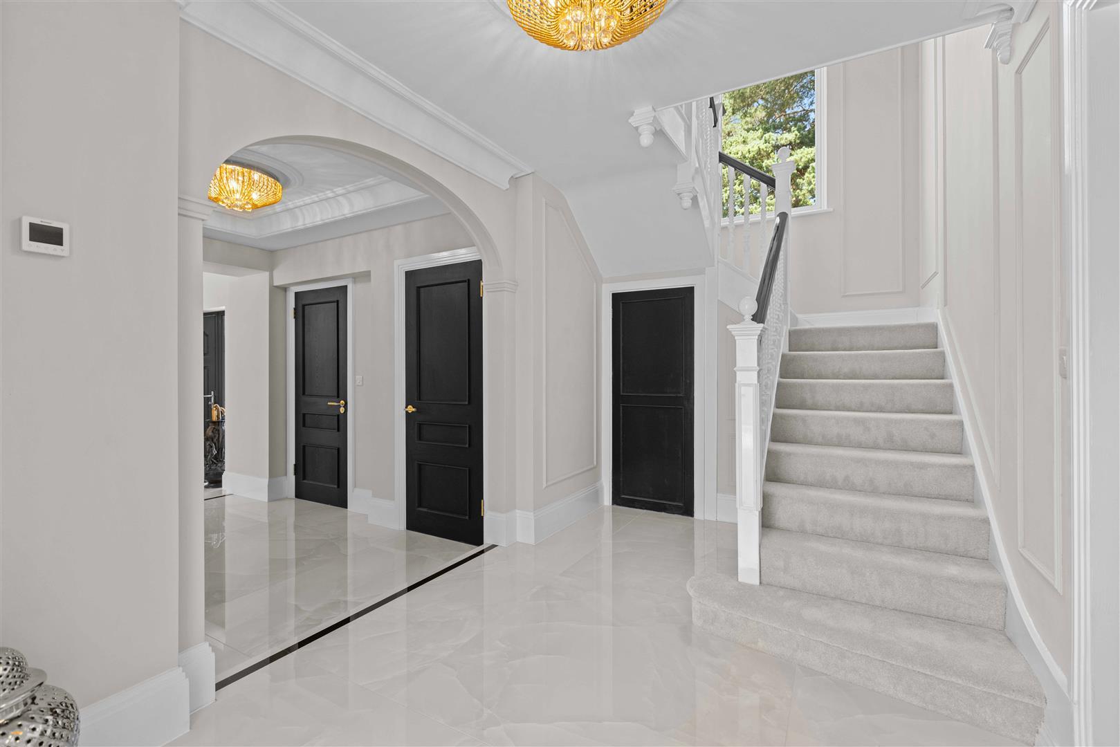 Property Image c27423f0-0237-4f84-854b-f73411c2a3b7