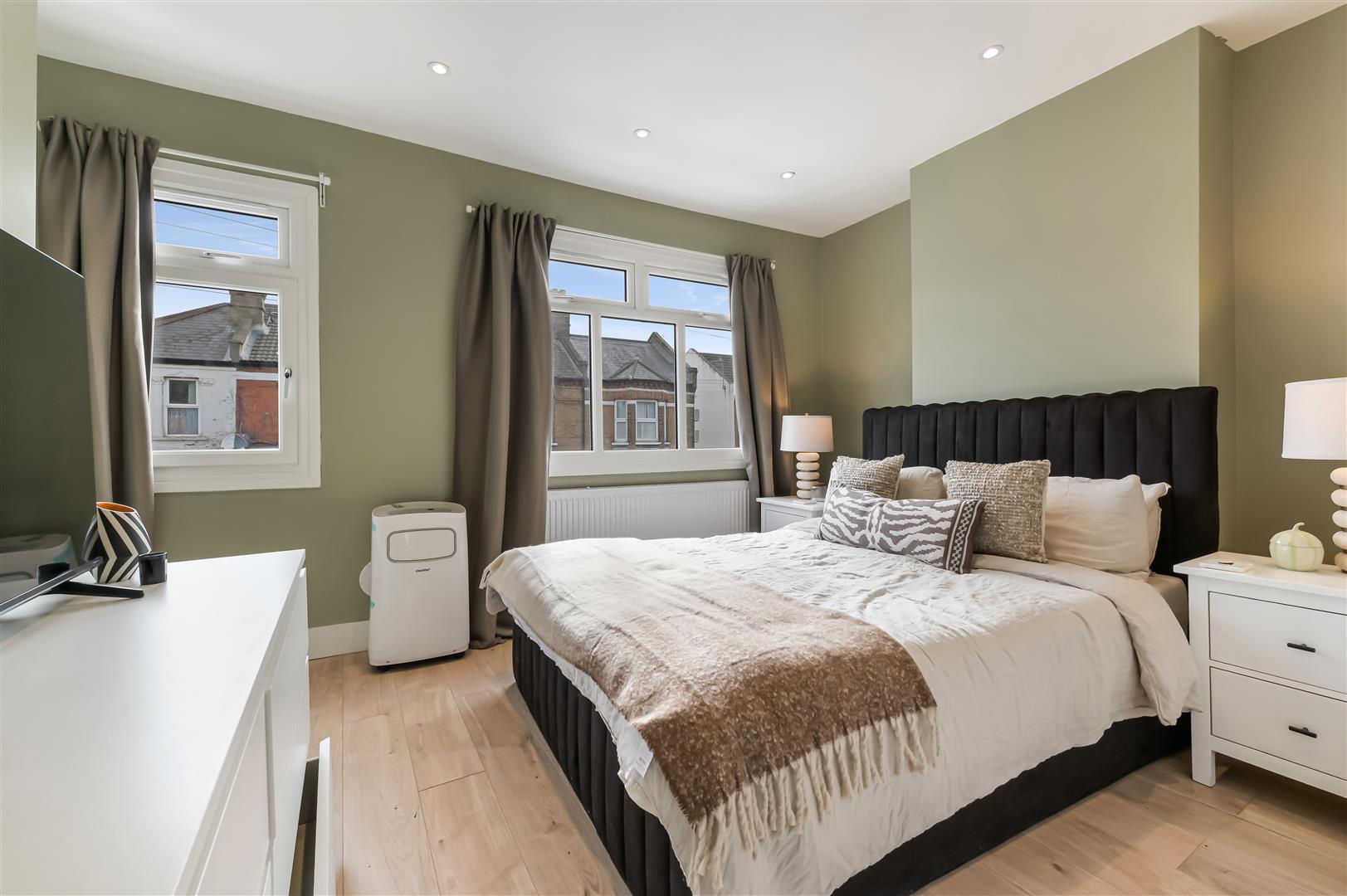 Property Image c38aa5e4-8198-43e2-8970-b4584a057c76