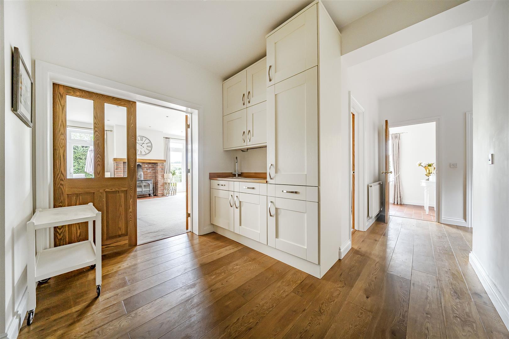 Property Image c40e6608-0da5-42e3-89c6-a7f7c8c6bfb7
